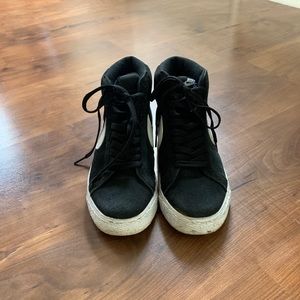 Men’s Hightop black and white Blazer Sneakers